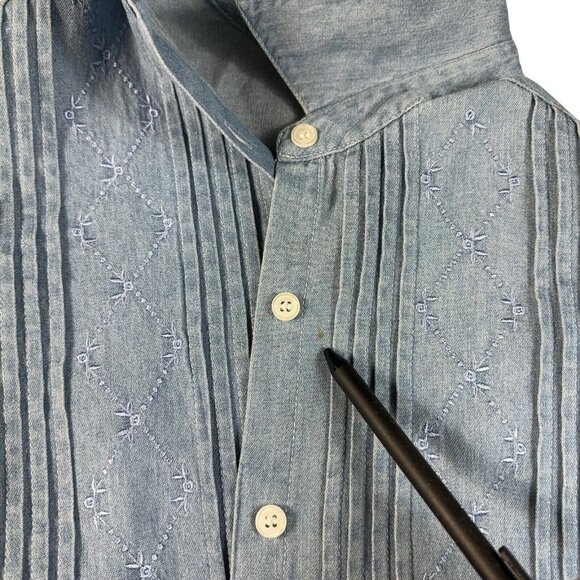 Clementine Vintage Woman's Blue Denim Button Down Shirt Size Medium Long sleeve - Picture 5 of 11